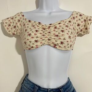 𝅺FOREVER 21 Floral Crop Top!